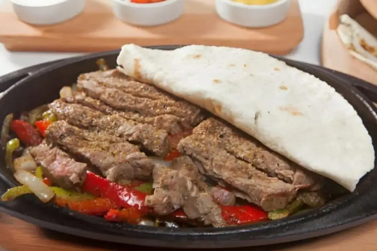 Discover how to make beef fajita meat tender with our easy tips. Perfect your Tex-Mex dinners with juicy, flavorful fajitas.